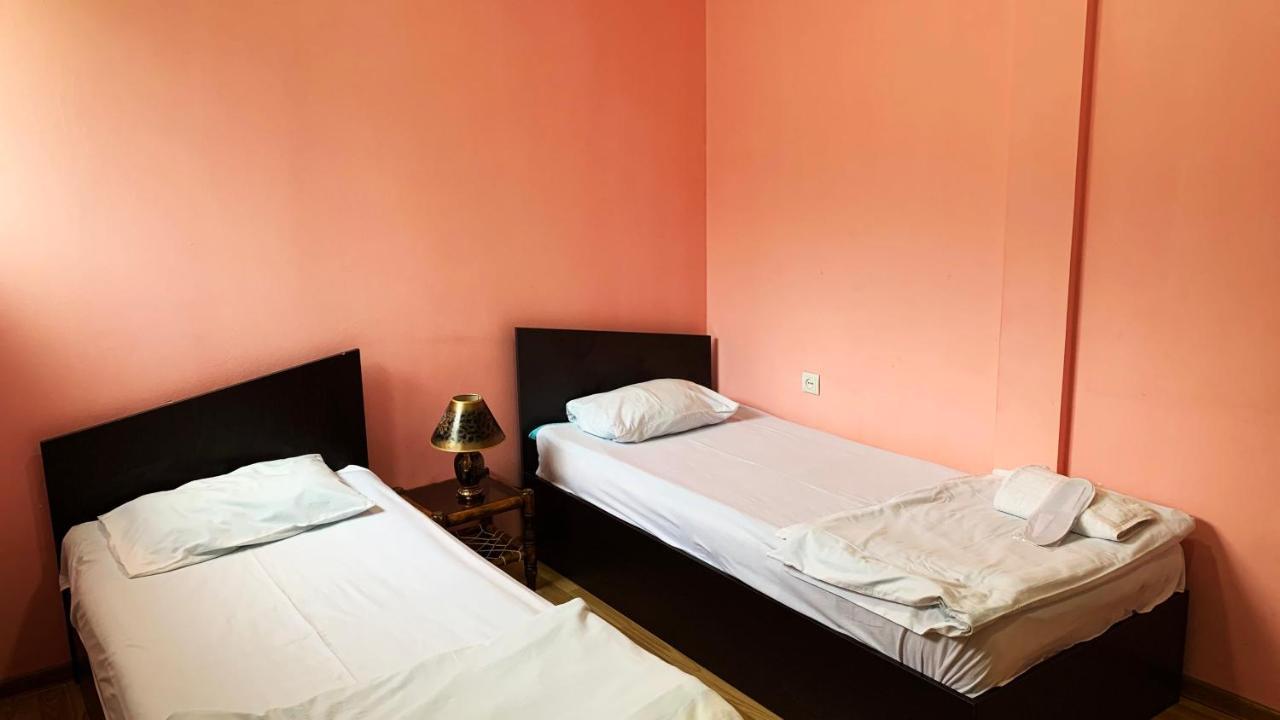 Dom Hostel & Tours Erivan Exterior foto