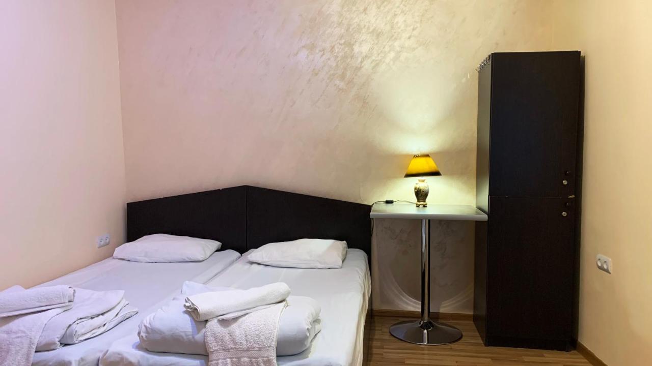 Dom Hostel & Tours Erivan Exterior foto